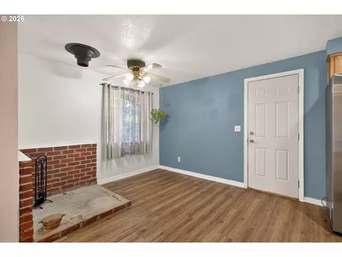 440 NE 3rd St, Willamina, OR 97396 photo 9