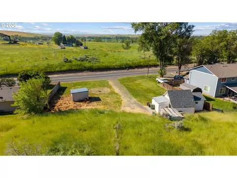 View/Area - 941 E Gerone St, Echo, OR 97826 photo 2 of 8