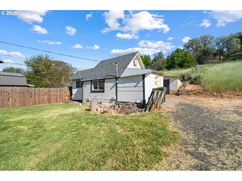 Exterior - 941 E Gerone St, Echo, OR 97826 photo 1 of 5