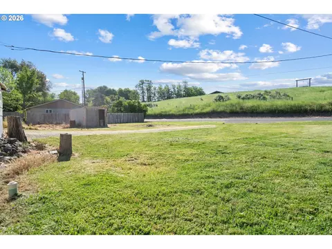 Exterior - 941 E Gerone St, Echo, OR 97826 photo 5 of 5