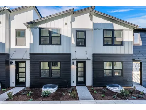 6487 NW Olympic Ln #27, Camas, WA 98607