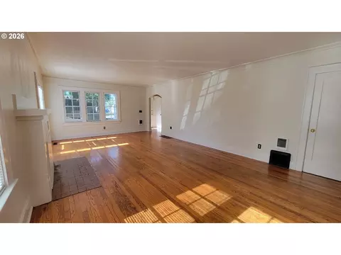 Living - 1445 W 11th Ave, Eugene, OR 97402 photo 1 of 4