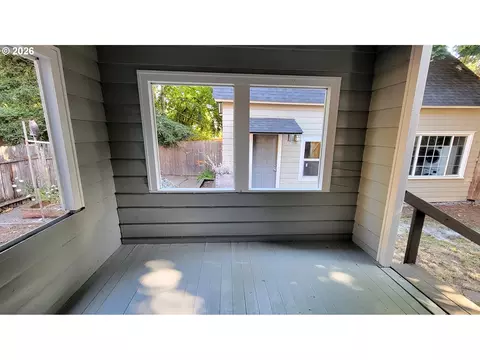 Exterior - 1445 W 11th Ave, Eugene, OR 97402 photo 3 of 10
