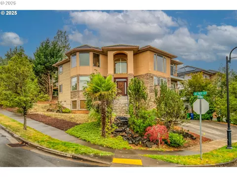 12491 SE Capri Ct, Happy Valley, OR 97086