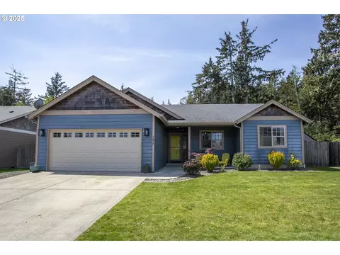 1675 Westwind Cir, Hammond, OR 97121