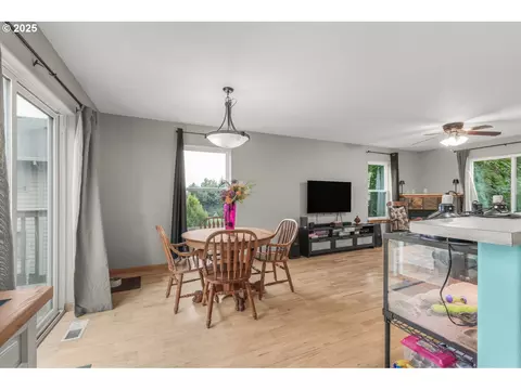 Dining - 38909 Sandy Heights St, Sandy, OR 97055 photo 1 of 1