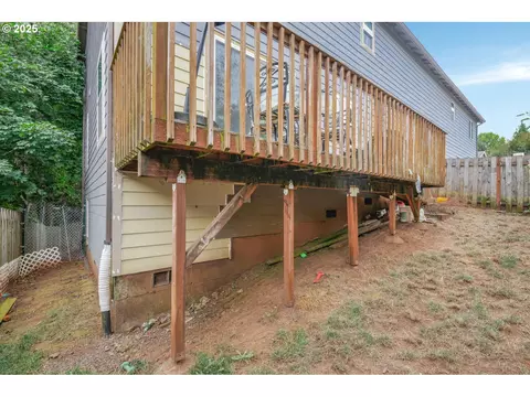 Exterior - 38909 Sandy Heights St, Sandy, OR 97055 photo 3 of 3