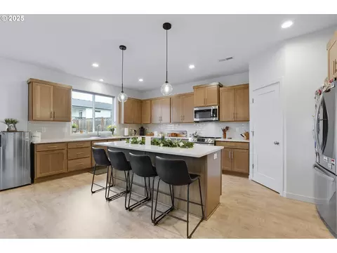 Kitchen - 1701 NE Joy Ln, Estacada, OR 97023 photo 1 of 4