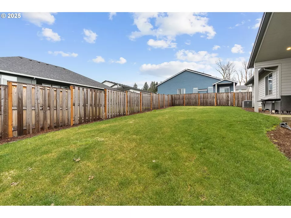 Exterior - 1701 NE Joy Ln, Estacada, OR 97023 photo 8 of 11