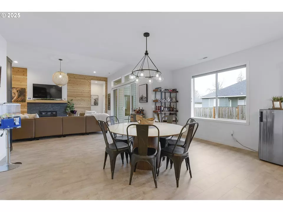 Dining - 1701 NE Joy Ln, Estacada, OR 97023 photo 4 of 4