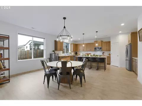 Dining - 1701 NE Joy Ln, Estacada, OR 97023 photo 1 of 4