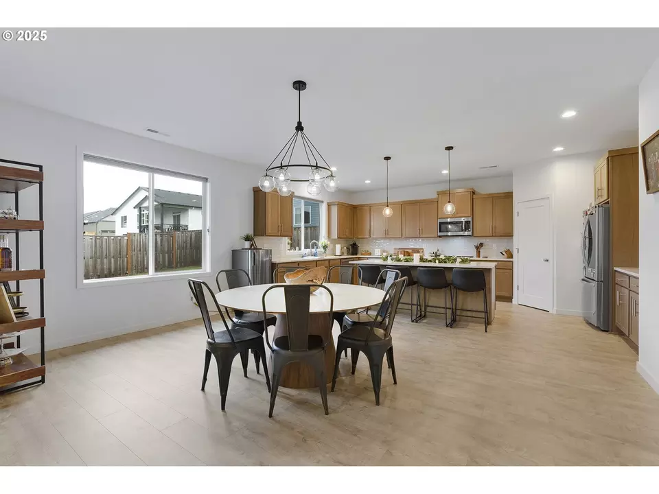 Dining - 1701 NE Joy Ln, Estacada, OR 97023 photo 1 of 4