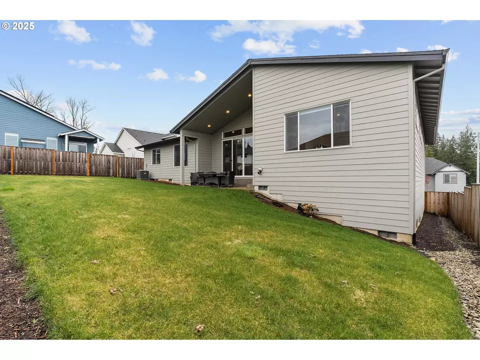 Exterior - 1701 NE Joy Ln, Estacada, OR 97023 photo 9 of 11