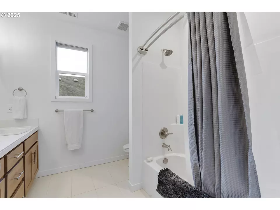 Bath - 1701 NE Joy Ln, Estacada, OR 97023 photo 1 of 6