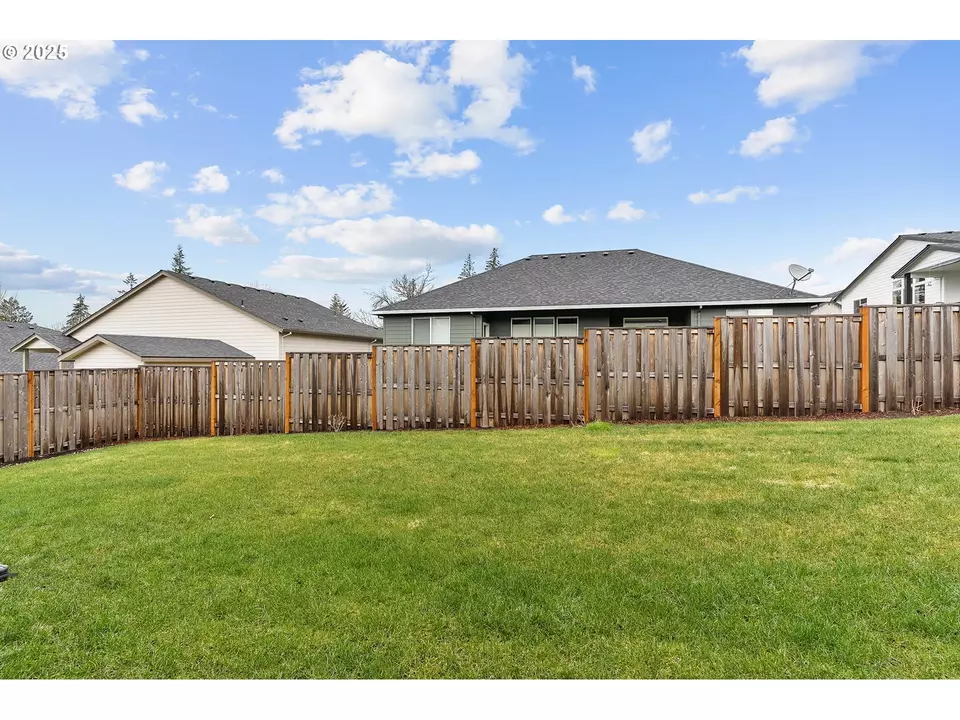 Exterior - 1701 NE Joy Ln, Estacada, OR 97023 photo 7 of 11