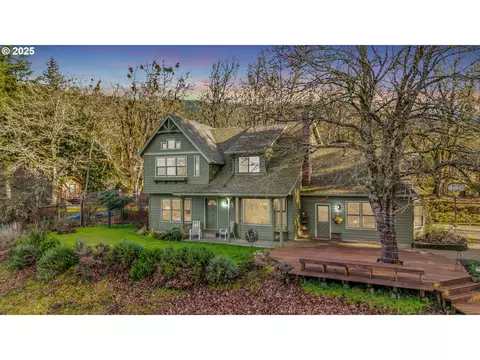 33971 Mount Tom Dr, Harrisburg, OR 97446