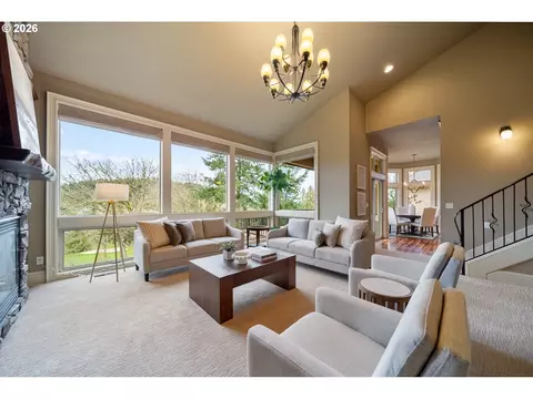 Living - 4640 SE Honors Dr, Gresham, OR 97080 photo 2 of 8