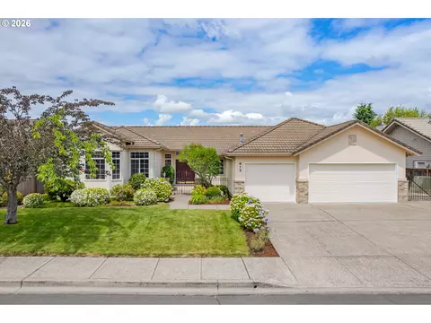 812 Marilyn Ct, Springfield, OR 97477