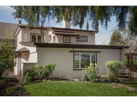 4254 SE Schiller St, Portland, OR 97206