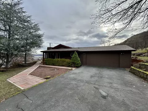1337 Sterling Dr, The Dalles, OR 97058