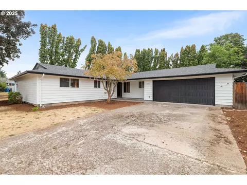 10215 NW 24th Ave, Vancouver, WA 98685