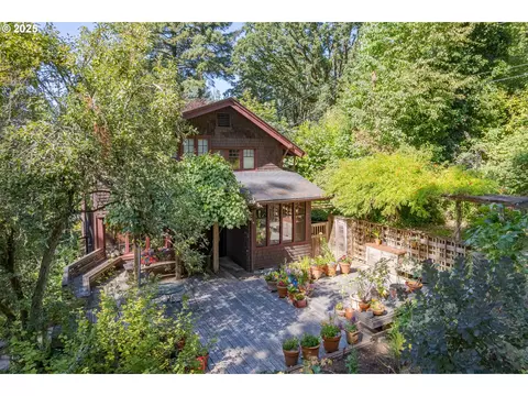 2262 Birch Ln, Eugene, OR 97403