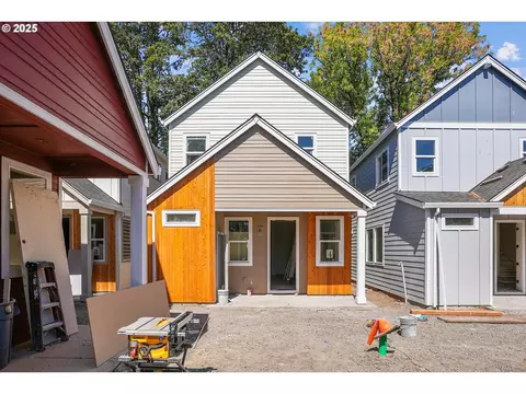 9560 SW 91st Ave #3, Portland, OR 97223