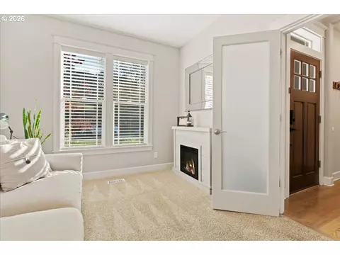 Entry Way - 519 N Eagle St, Newberg, OR 97132 photo 2 of 2