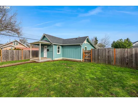 110 S Lincoln St, Newberg, OR 97132