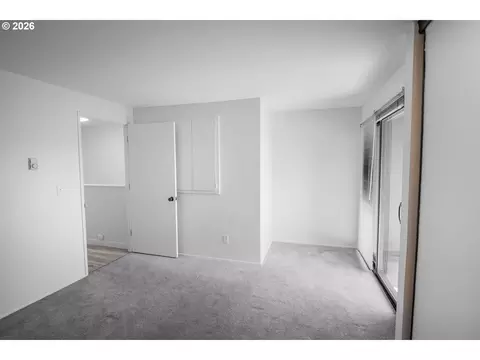 Bedroom - 1704 Minda Dr, Eugene, OR 97401 photo 3 of 7