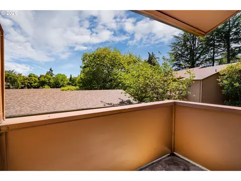Exterior - 1704 Minda Dr, Eugene, OR 97401 photo 1 of 8