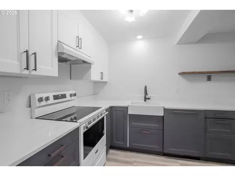 Kitchen - 1704 Minda Dr, Eugene, OR 97401 photo 3 of 3