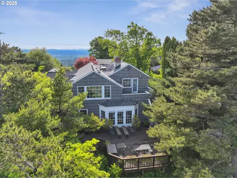 4317 SW Bernard Dr, Portland, OR 97239