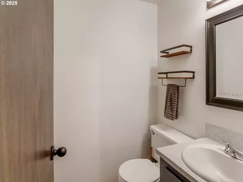 Bath - 361 NE Village Squire Ave #4, Gresham, OR 97030 photo 1 of 3