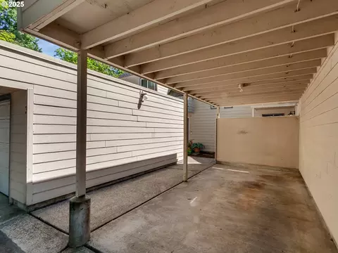 Exterior - 361 NE Village Squire Ave #4, Gresham, OR 97030 photo 5 of 14