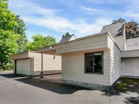 Exterior - 361 NE Village Squire Ave #4, Gresham, OR 97030 photo 14 of 14