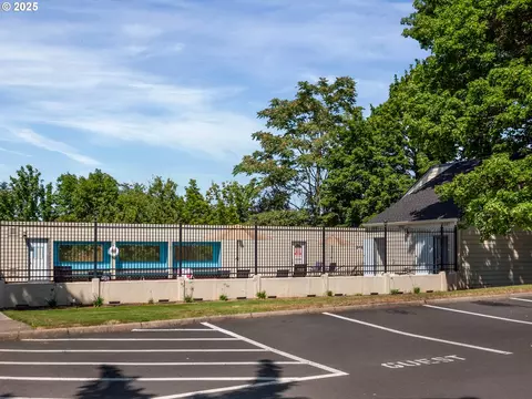 Exterior - 361 NE Village Squire Ave #4, Gresham, OR 97030 photo 10 of 14