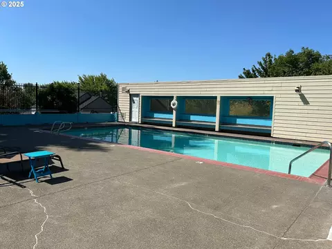 Exterior - 361 NE Village Squire Ave #4, Gresham, OR 97030 photo 11 of 14