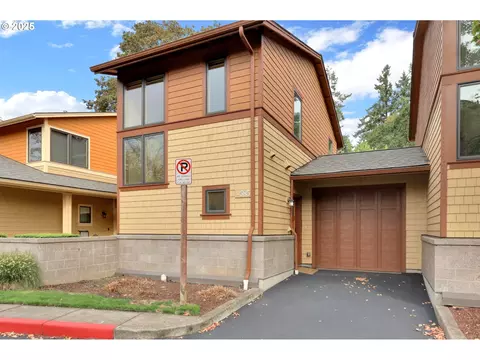 1585 Farm House Dr, Eugene, OR 97401