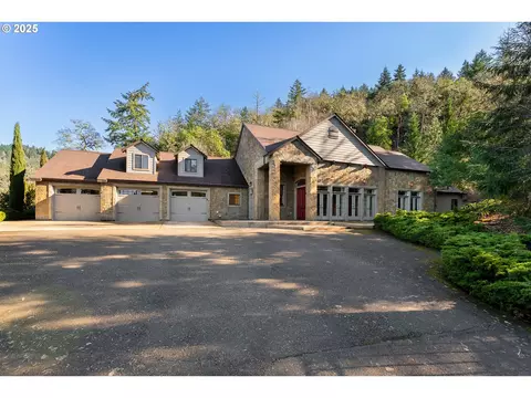 245 Winchester Creek Ave, Winchester, OR 97495