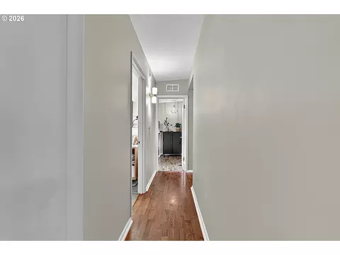 Entry Way - 2078 Dewey St, Eugene, OR 97402 photo 1 of 1