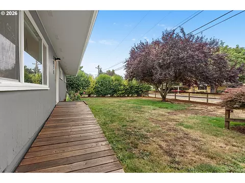 Exterior - 2078 Dewey St, Eugene, OR 97402 photo 2 of 8