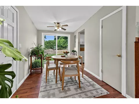 Dining - 2078 Dewey St, Eugene, OR 97402 photo 2 of 2