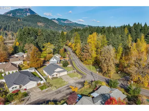 3 Shady Oak Ln, North Bonneville, WA 98639