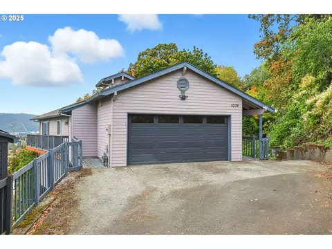 5239 N Emerson Dr, Portland, OR 97217