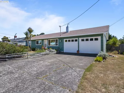 1232 NW Nye St, Newport, OR 97365