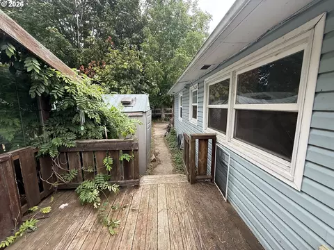 421 SE Sunset Ave, Cascade Locks, OR 97014 photo 23