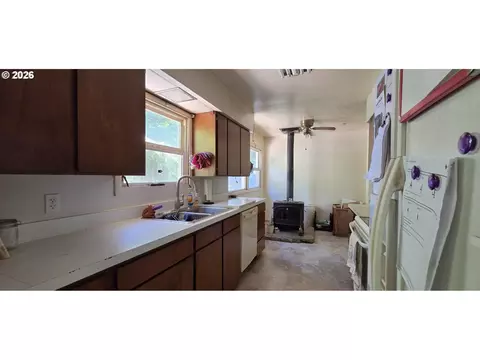 421 SE Sunset Ave, Cascade Locks, OR 97014 photo 12