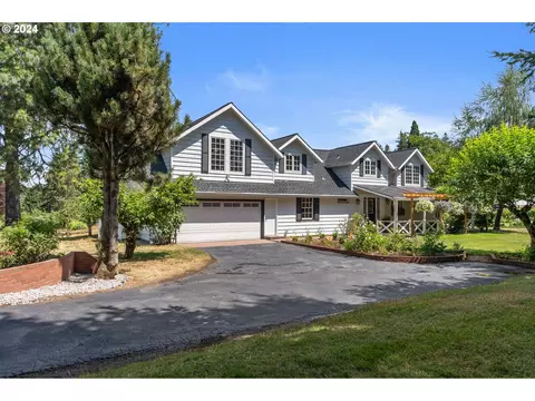 19798 S Hazelhurst Ln, West Linn, OR 97068