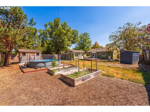 Exterior - 1540 Wilson St, Eugene, OR 97402 photo 3 of 4